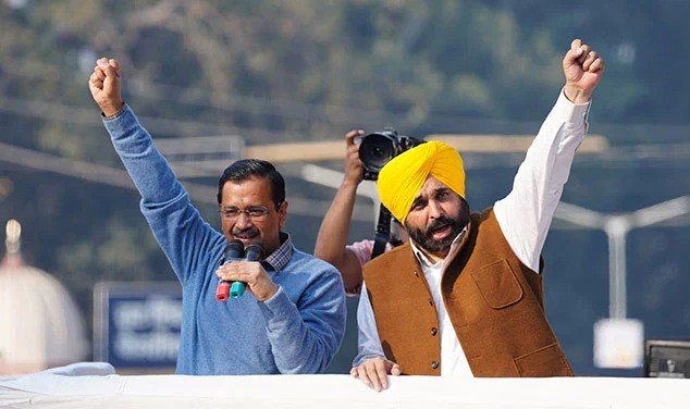 Aap Kejriwal Mann Hold Victory Roadshow In Amritsar Mynewsne English 0863